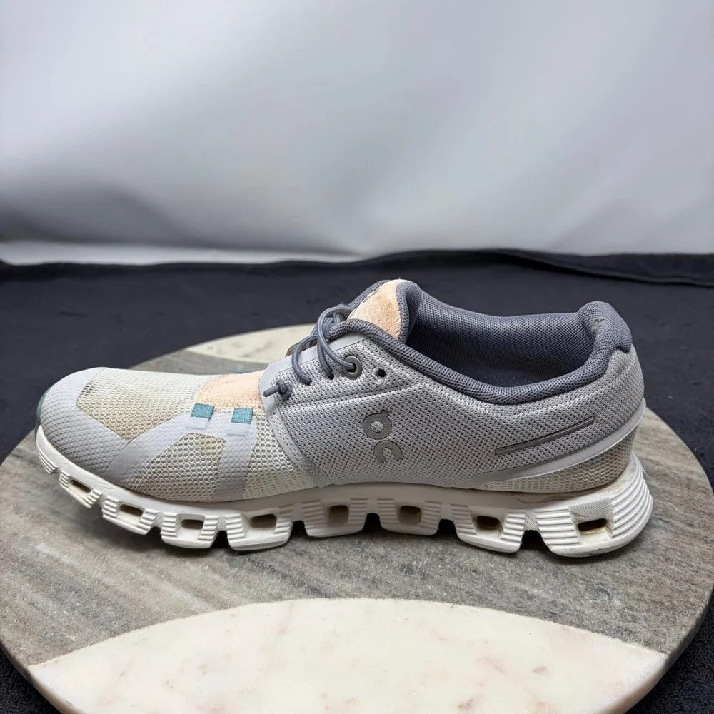 On Running Cloud 5 Push Glacier Undyed White Peach 69.98353 Womens Size 8.5